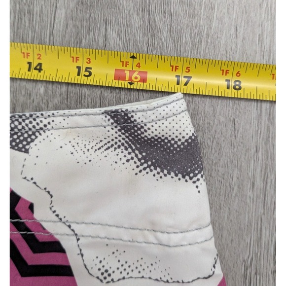 Billabong Board Shorts Size‎ 34 Pink White Floral Print With Comb In Pocket - Picture 8 of 9
